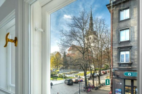 2BR 98m2 apartment in Old Town with View and Free Parking!, Tallinn